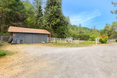 161 Soldier Creek, Grants Pass, OR 97526 - Photo 3