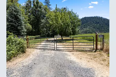 13500 E Evans Creek Road, Rogue River, OR 97537 - Photo 71