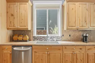 61235 Splendor, Bend, OR 97702 - Photo 25