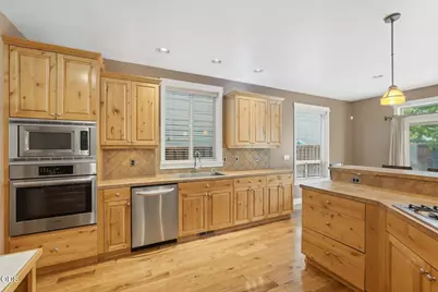 61235 Splendor, Bend, OR 97702 - Photo 9