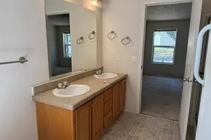 240 Mobile Dr, Ashland, OR 97520 - Photo 15