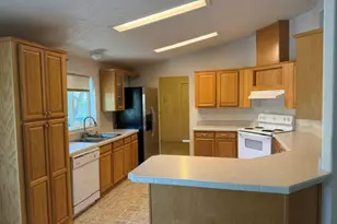 240 Mobile Dr, Ashland, OR 97520 - Photo 19