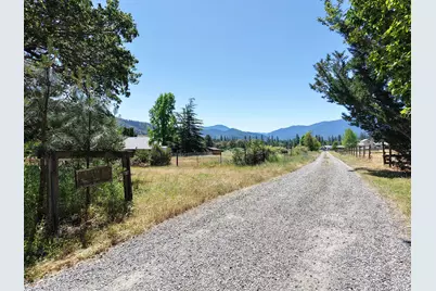 335 Sheraton Drive, Williams, OR 97544 - Photo 15