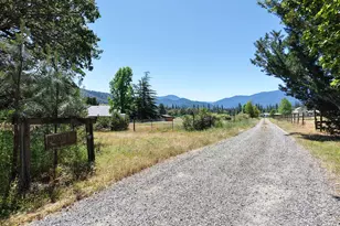 335 Sheraton Dr, Williams, OR 97544 - Photo 15