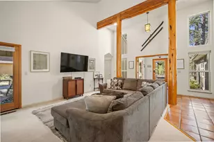 57742 Wallowa Ln, Sunriver, OR 97707 - Photo 9