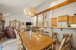 57742 Wallowa Ln, Sunriver, OR 97707 - Photo 11