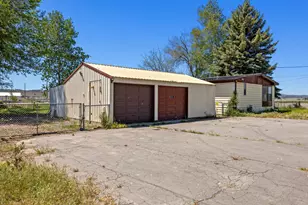 31410 Union St, Bonanza, OR 97623 - Photo 3