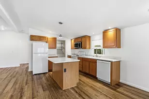 8401 Old Stage Rd, Central Point, OR 97502 - Photo 9