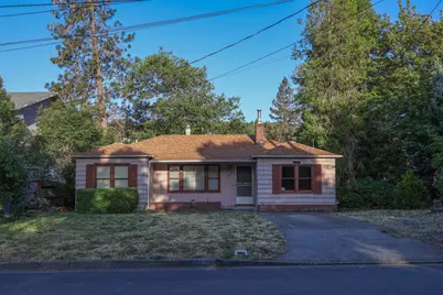 1434 NW Hawthorne Avenue, Grants Pass, OR 97526 - Photo 1