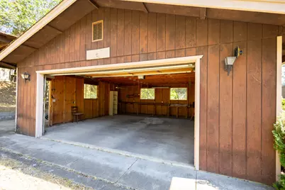 1434 NW Hawthorne Avenue, Grants Pass, OR 97526 - Photo 7