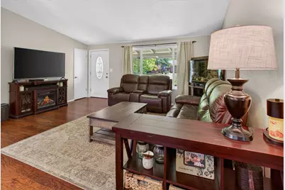560 Souvenir Street, Medford, OR 97501 - Photo 5