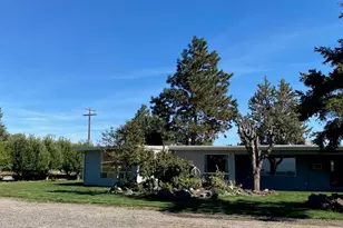 720 NW Glass, Madras, OR 97741 - Photo 5
