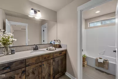20909 Sotra Loop, Bend, OR 97702 - Photo 37