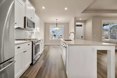 20909 Sotra Loop, Bend, OR 97702 - Photo 3
