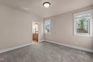 20909 Sotra Loop, Bend, OR 97702 - Photo 15