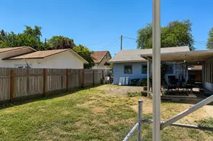 423 SE M St, Grants Pass, OR 97526 - Photo 15