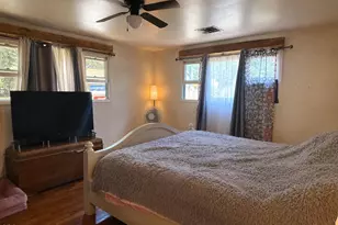 423 SE M St, Grants Pass, OR 97526 - Photo 11