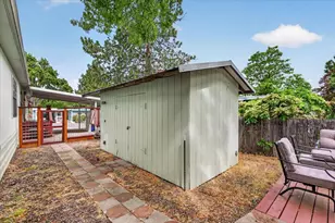 321 Clay St, Ashland, OR 97520 - Photo 33