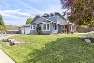 965 NW Valley View Dr, Grants Pass, OR 97526 - Photo 3