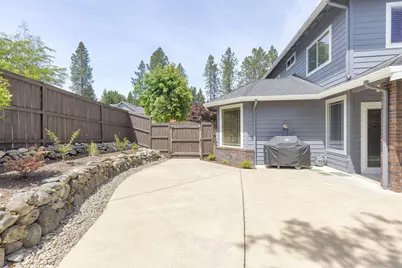 965 NW Valley View Drive, Grants Pass, OR 97526 - Photo 35