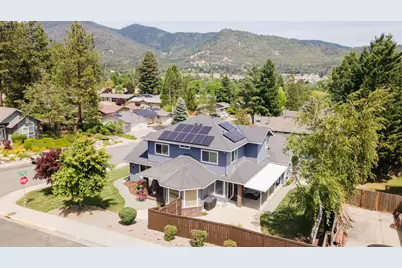 965 NW Valley View Drive, Grants Pass, OR 97526 - Photo 1