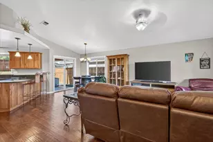 2803 Esther Ln, Grants Pass, OR 97527 - Photo 11