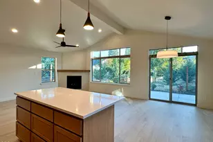 312 Lithia Ave, Talent, OR 97540 - Photo 7