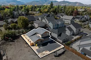 312 Lithia Ave, Talent, OR 97540 - Photo 43
