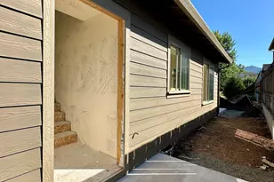 312 Lithia Ave, Talent, OR 97540 - Photo 11