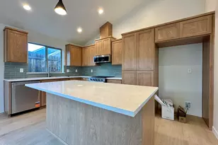 312 Lithia Ave, Talent, OR 97540 - Photo 11