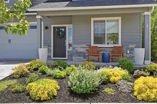 20429 SE Senden Ln, Bend, OR 97702 - Photo 3
