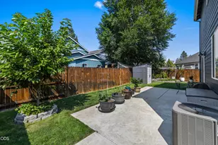 21182 Thomas Dr, Bend, OR 97702 - Photo 27