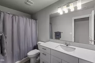 21182 Thomas Dr, Bend, OR 97702 - Photo 19