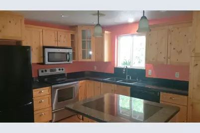 1600 NW Sue Circle, Grants Pass, OR 97526 - Photo 9
