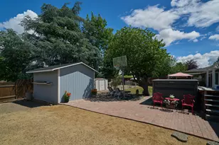 911 La Loma Dr, Medford, OR 97504 - Photo 41