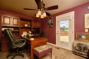 911 La Loma Dr, Medford, OR 97504 - Photo 27