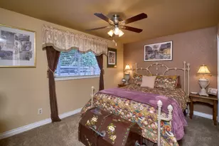 911 La Loma Dr, Medford, OR 97504 - Photo 25