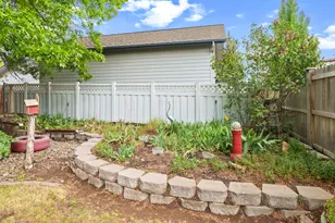 1206 NE Paula Dr, Bend, OR 97701 - Photo 29