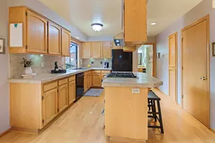1206 NE Paula Dr, Bend, OR 97701 - Photo 7