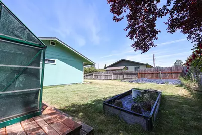 960 Schroeder, Grants Pass, OR 97527 - Photo 21