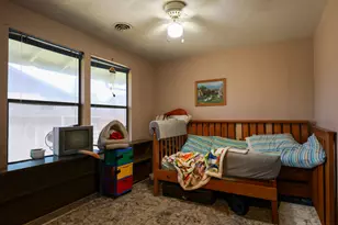 960 Schroeder, Grants Pass, OR 97527 - Photo 5