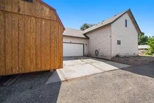 251 NW 8th St, Prineville, OR 97754 - Photo 35
