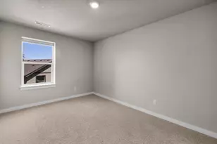61197 SW Beverly Wy, Bend, OR 97702 - Photo 17