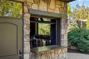 61016 SE Light Peak Dr, Bend, OR 97702 - Photo 33