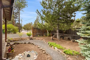 1627 SE Bear Creek Rd, Bend, OR 97701 - Photo 3