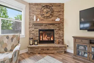 2714 NW 23rd Loop, Redmond, OR 97756 - Photo 7