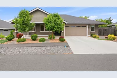 2714 NW 23rd Loop, Redmond, OR 97756 - Photo 1