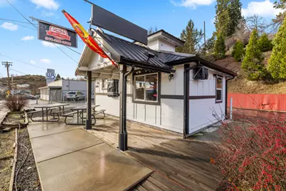1402 Oregon Avenue, Klamath Falls, OR 97601 - Photo 11
