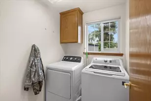 752 Mallory Ct, Central Point, OR 97502 - Photo 17