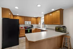 752 Mallory Ct, Central Point, OR 97502 - Photo 11